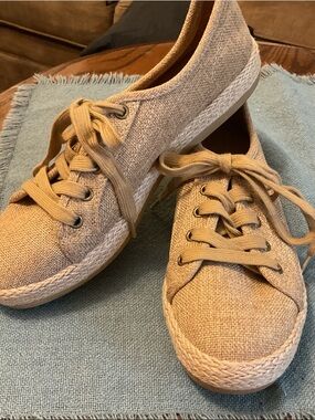 Tommy Bahama Tan Linen  Espadrille Lace-Up Sneakers  9.5M $89